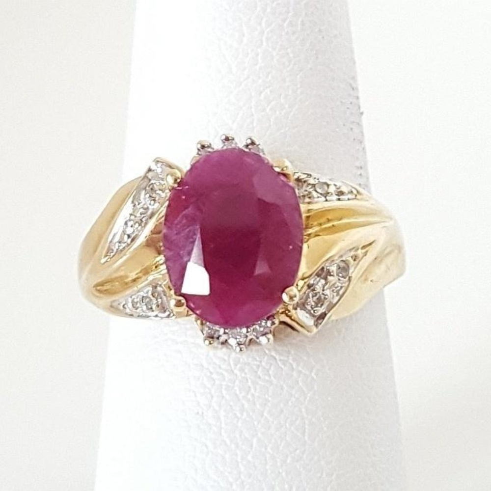 10K Yellow Gold Ruby And Diamond Ring Size 7